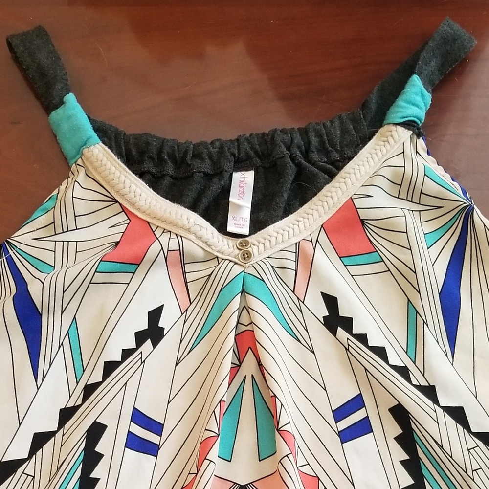 Xhilaration Adorable Tank XL Fun Aztec Print